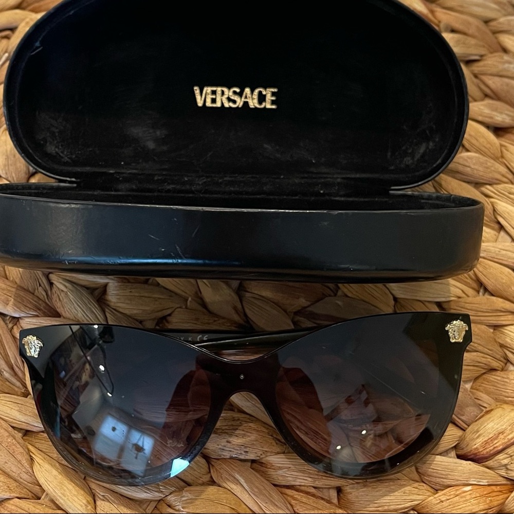 Versace Sunglasses with Versace Hard Case